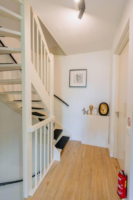 Brand new luxurious 6 bedroom villa in Amsterdam