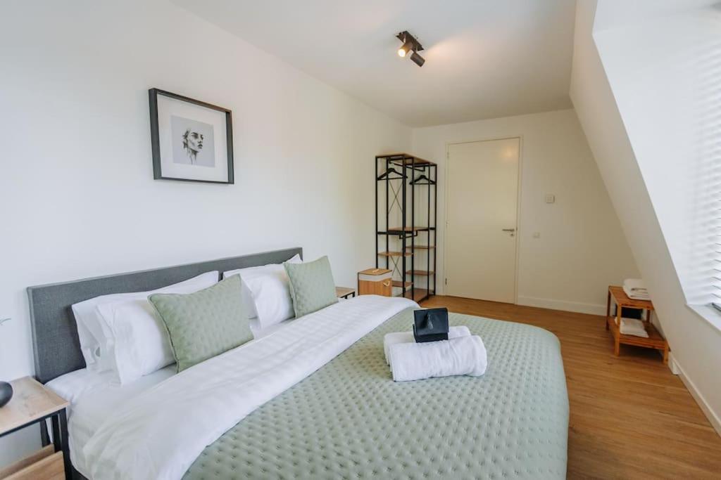 Brand new luxurious 6 bedroom villa in Amsterdam