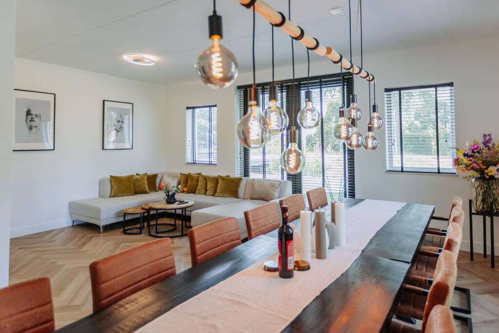 Brand new luxurious 6 bedroom villa in Amsterdam