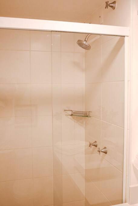 Apartamento pura vida no Parque Una com vaga de garagem.