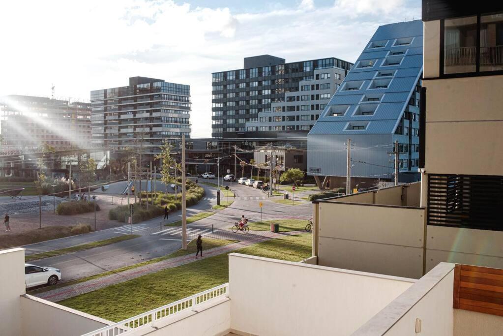 Apartamento pura vida no Parque Una com vaga de garagem.