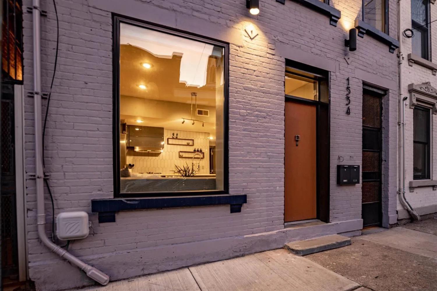 Cozy Apartment in Historic OTR view 5