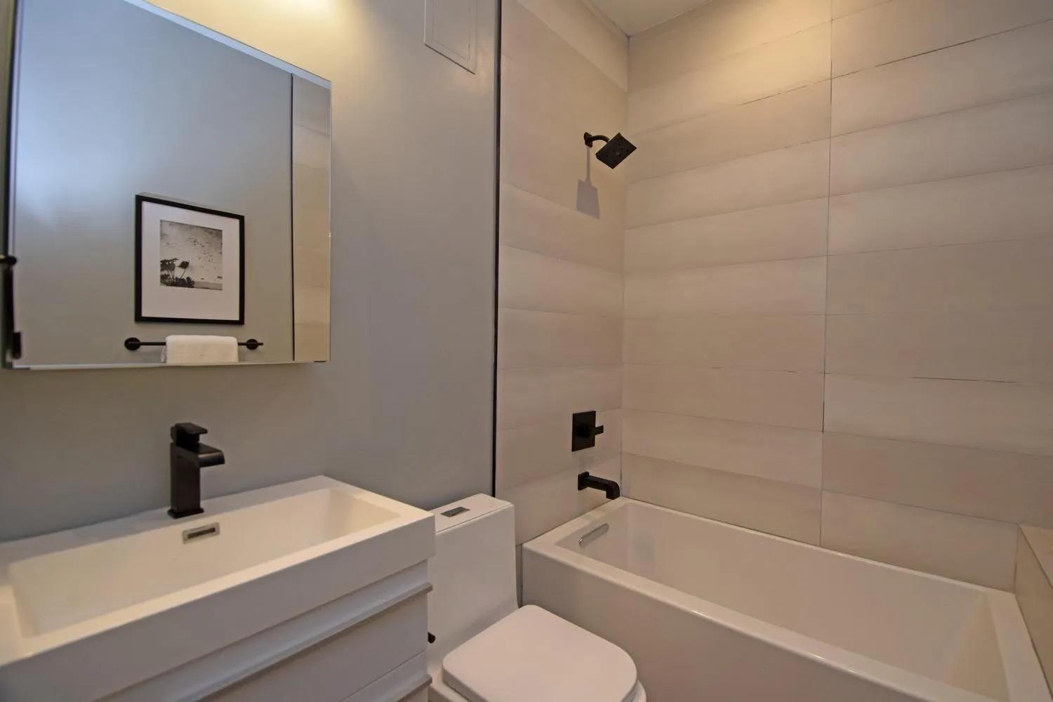 Cozy Apartment in Historic OTR view 4