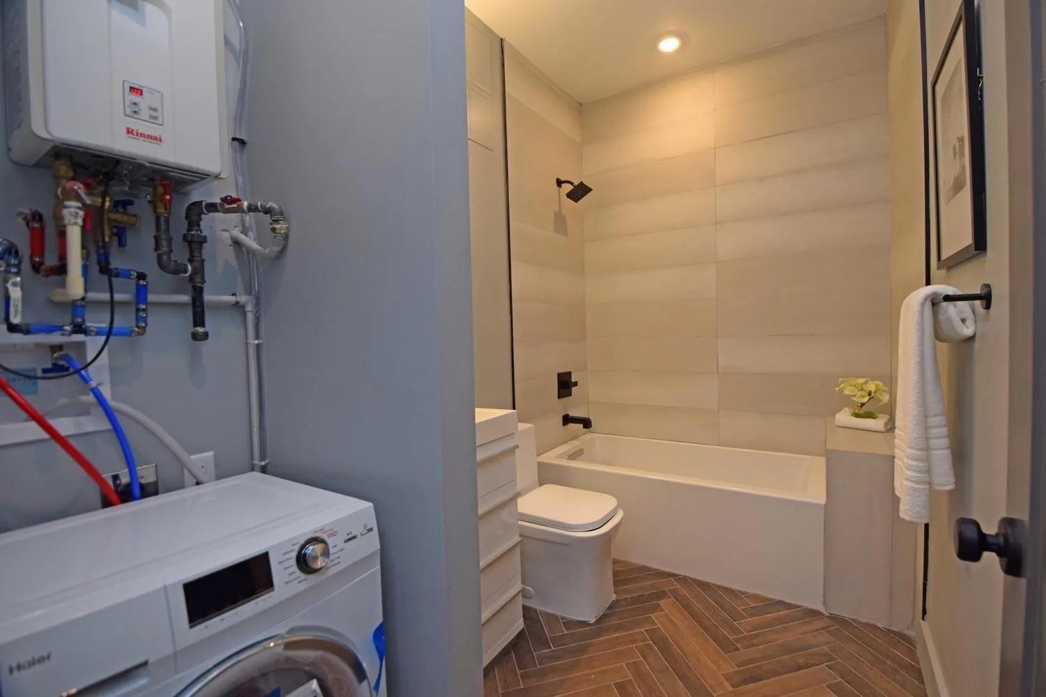 Cozy Apartment in Historic OTR view 3