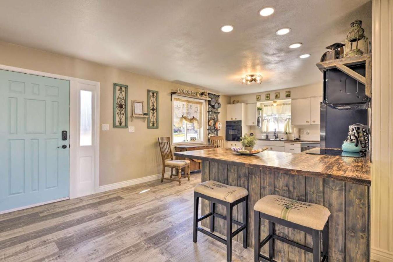 Stunning highly sought house w/ river access nearby