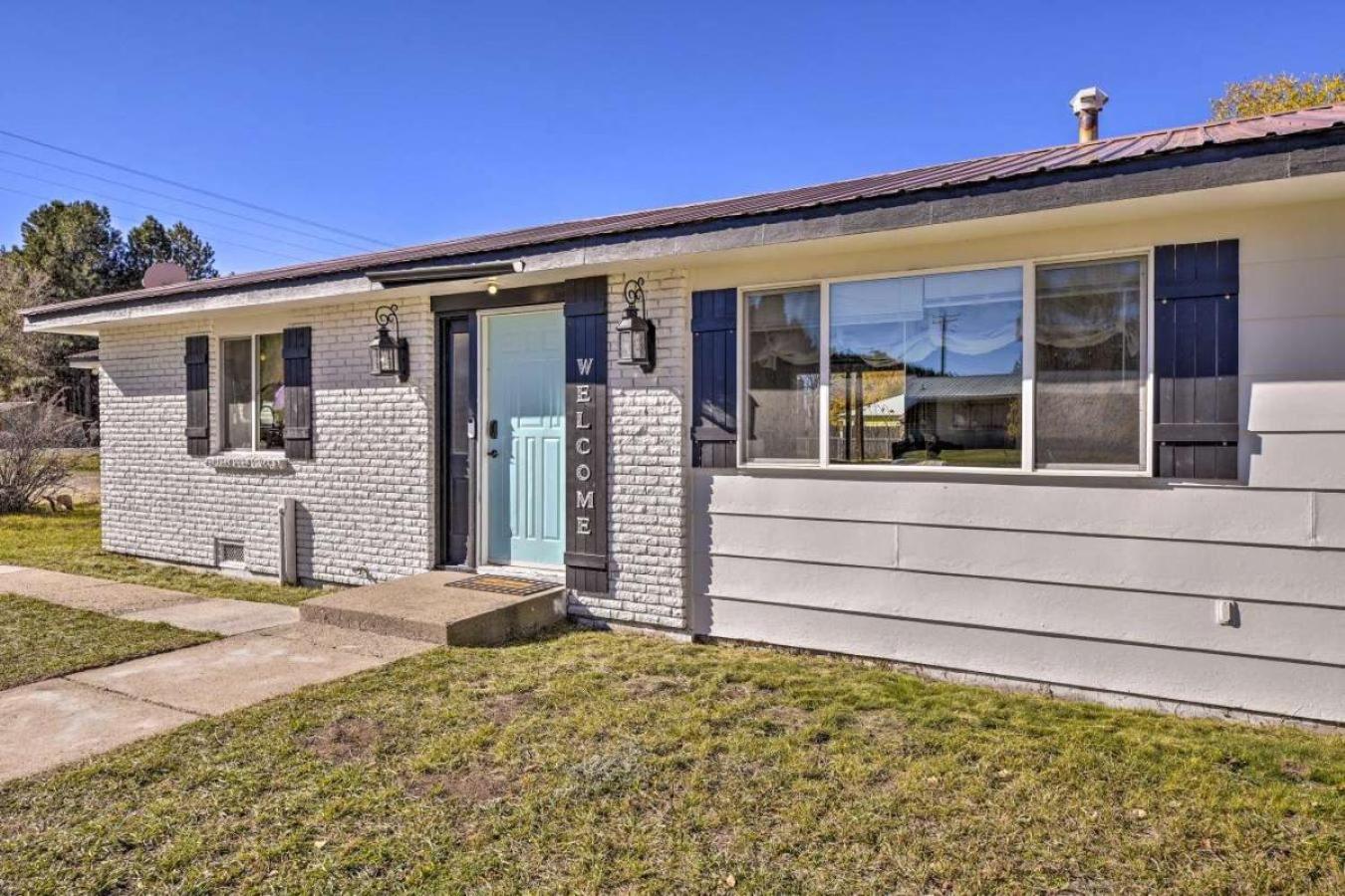 Stunning highly sought house w/ river access nearby