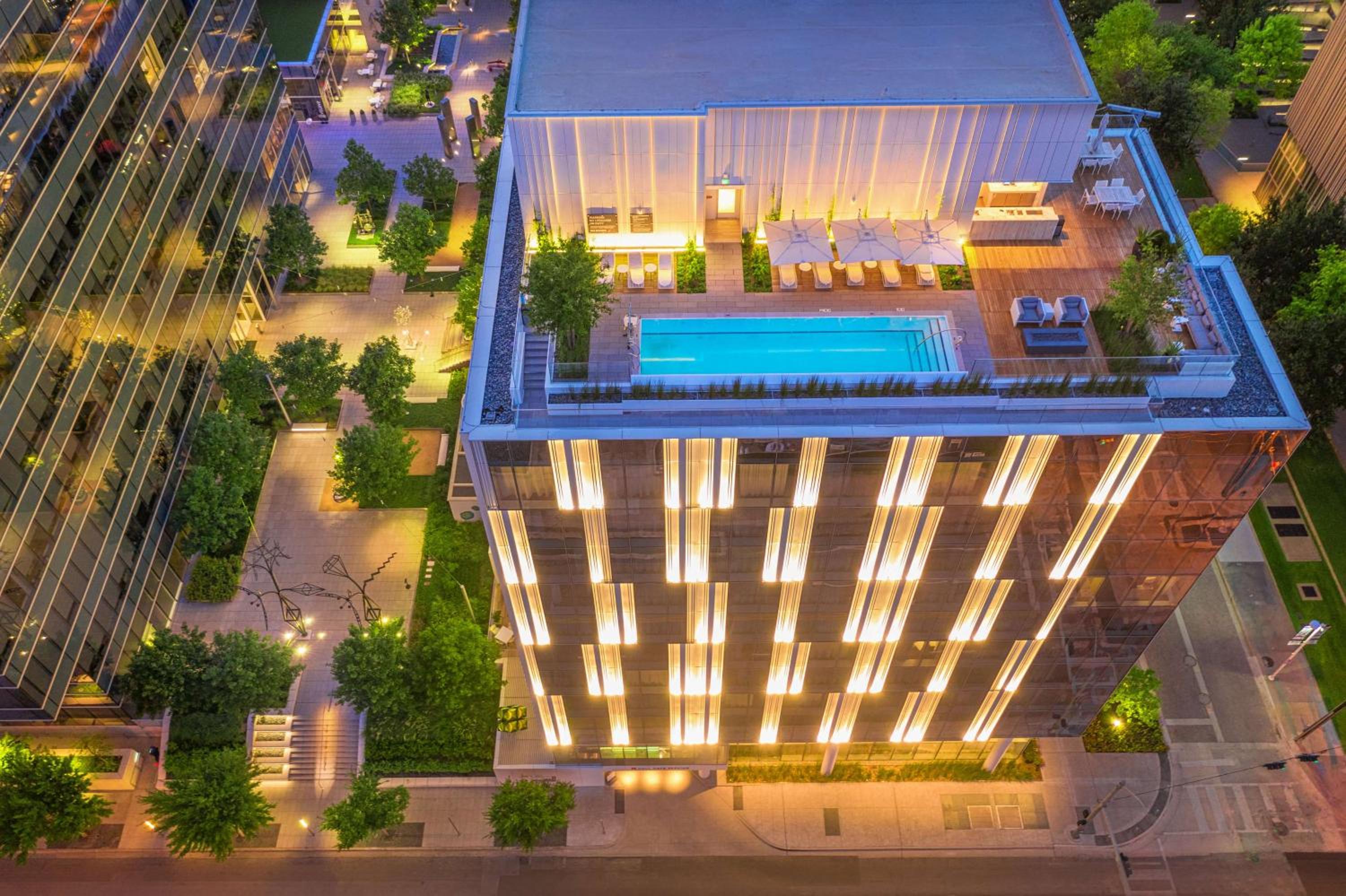 Hotel HALL Arts Hotel Dallas, Curio Collection by Hilton - Image 1