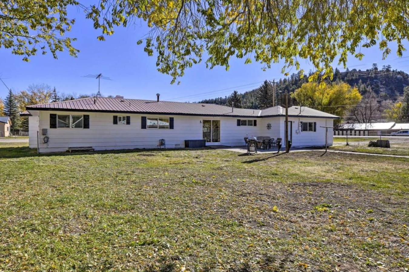 Stunning highly sought house w/ river access nearby