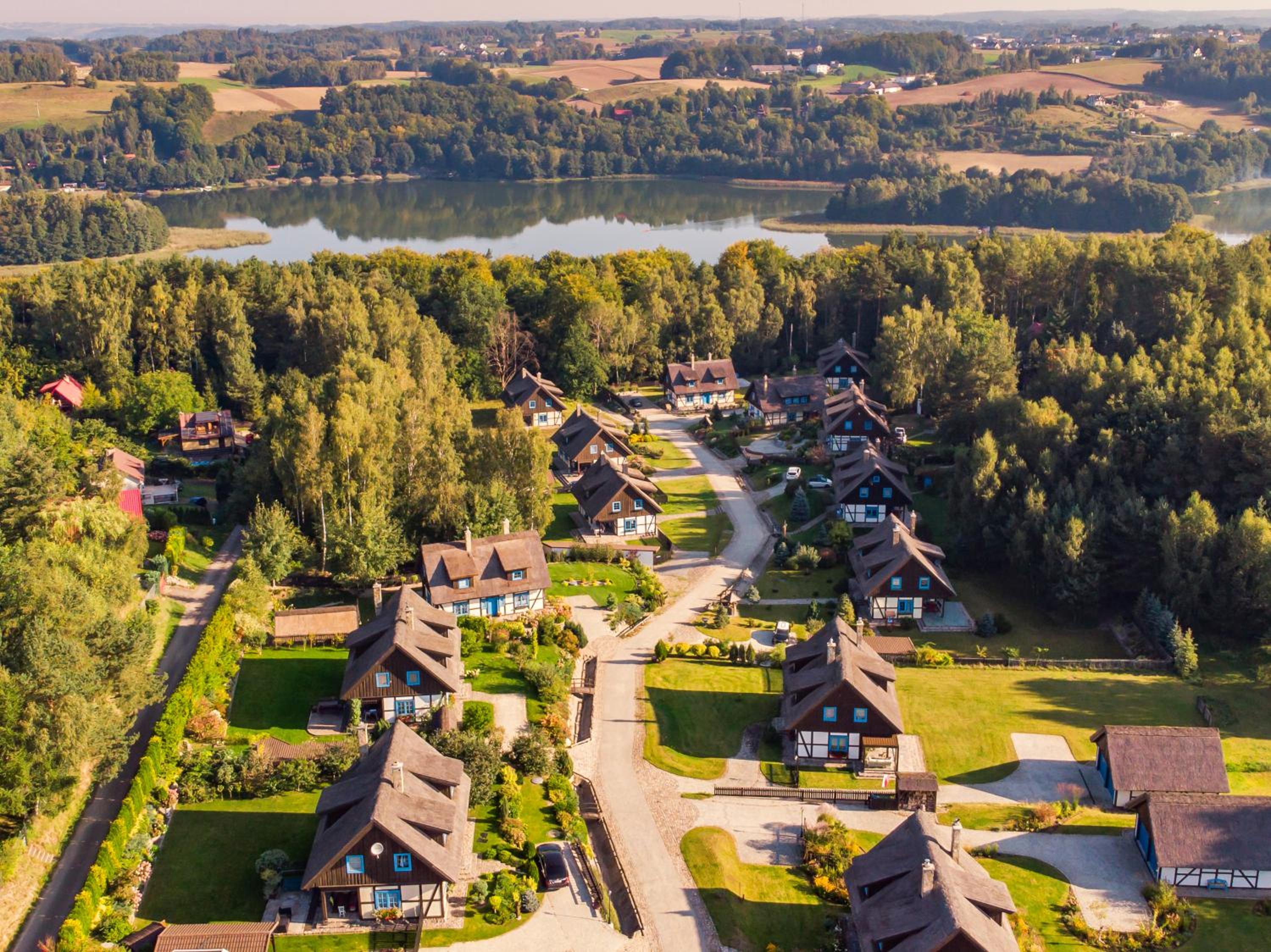 Kaszuby, dom kaszubski nad jeziorem Danielowa Dolina view 4