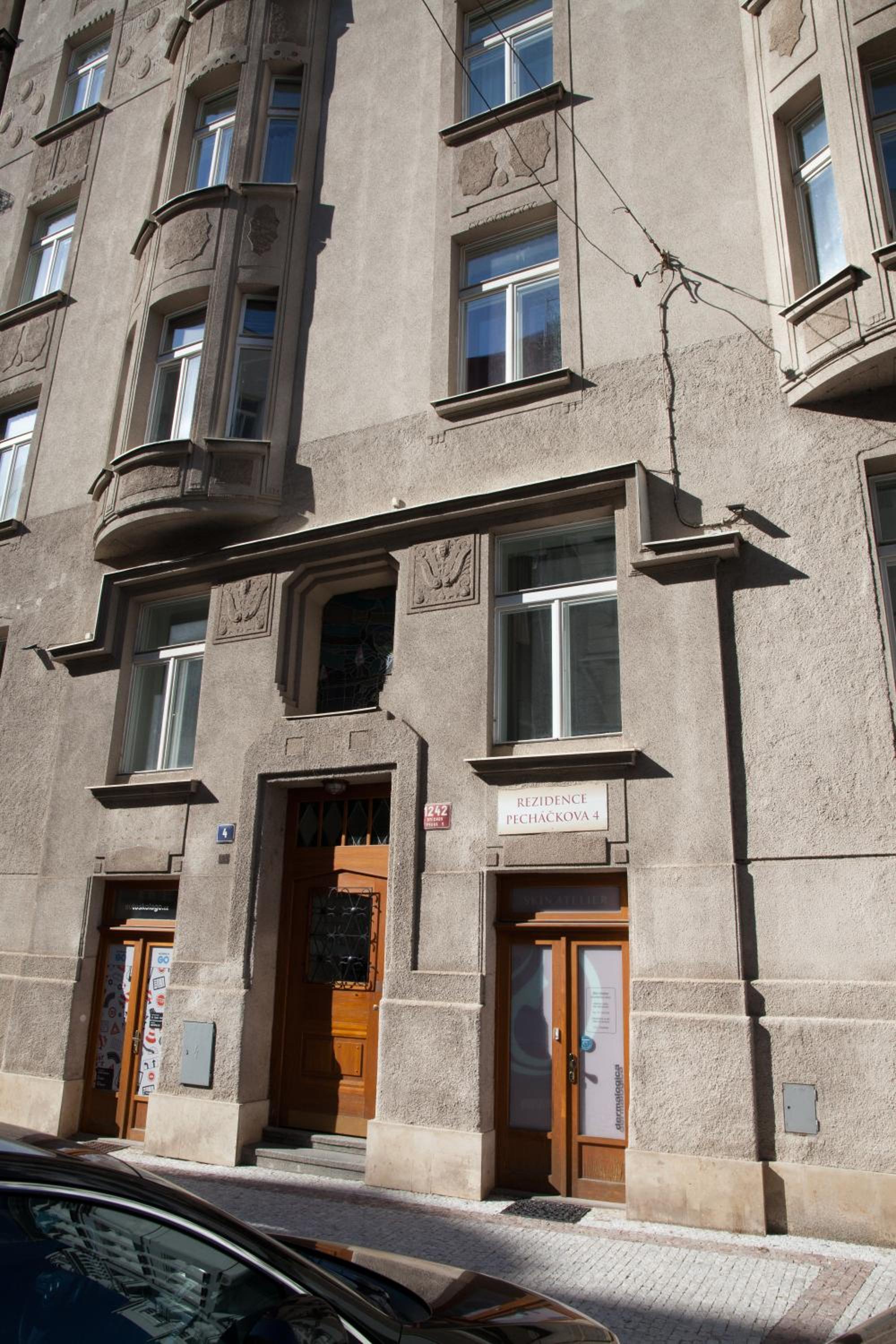 2B Pechackova family apartment with balcony by the river