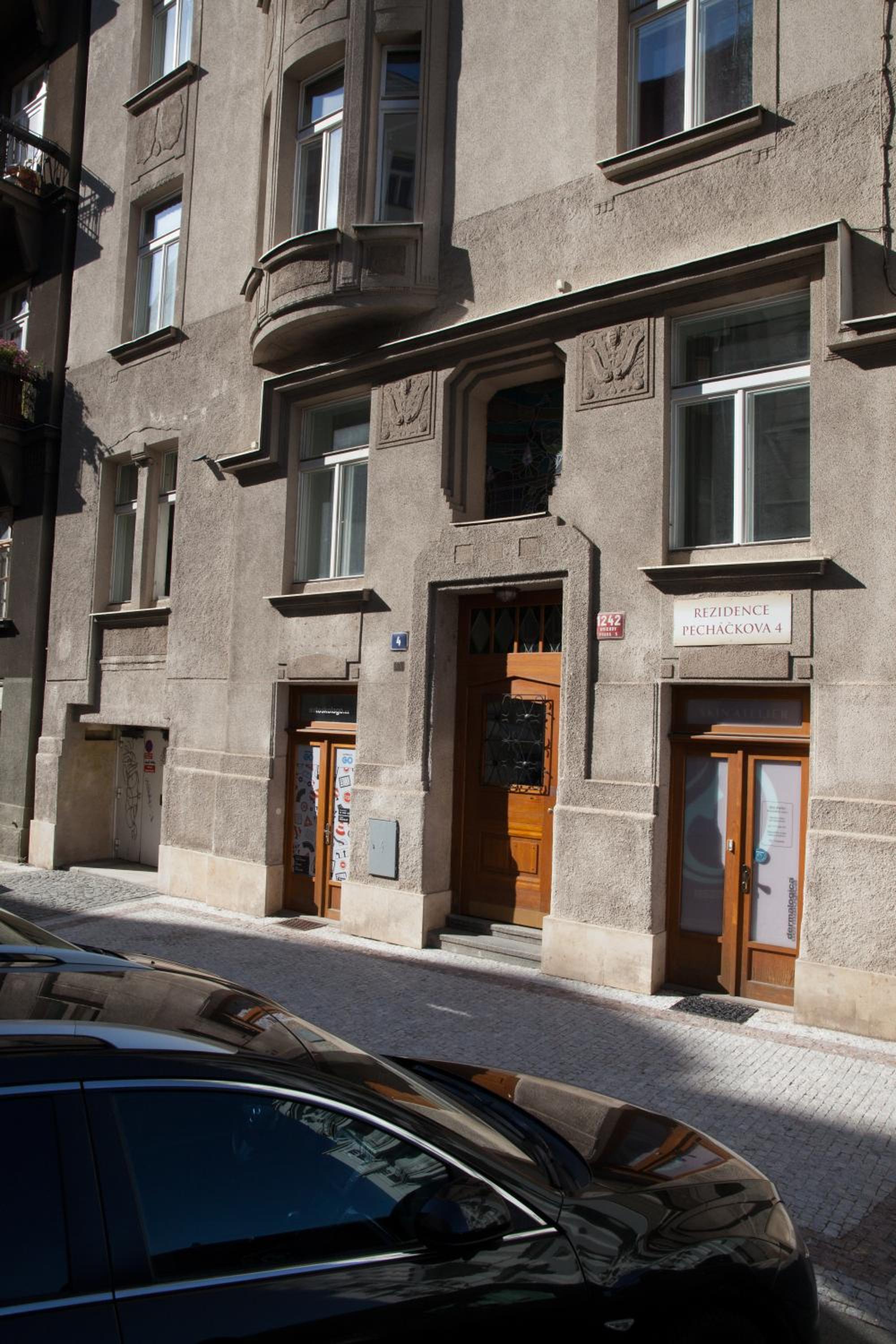 2B Pechackova family apartment with balcony by the river