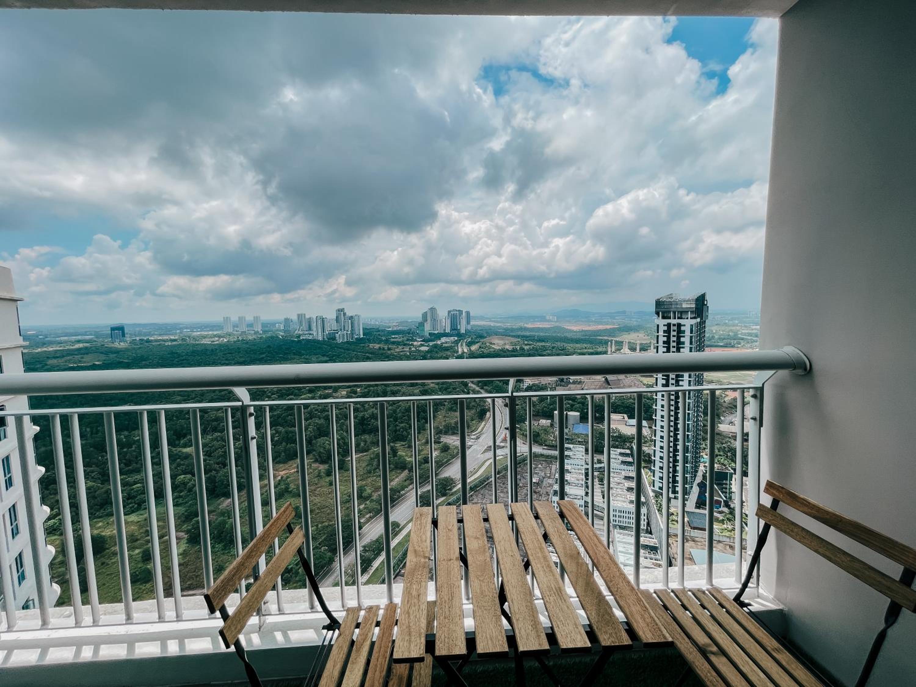 Teega Suites PuteriHarbour By WP Homestay