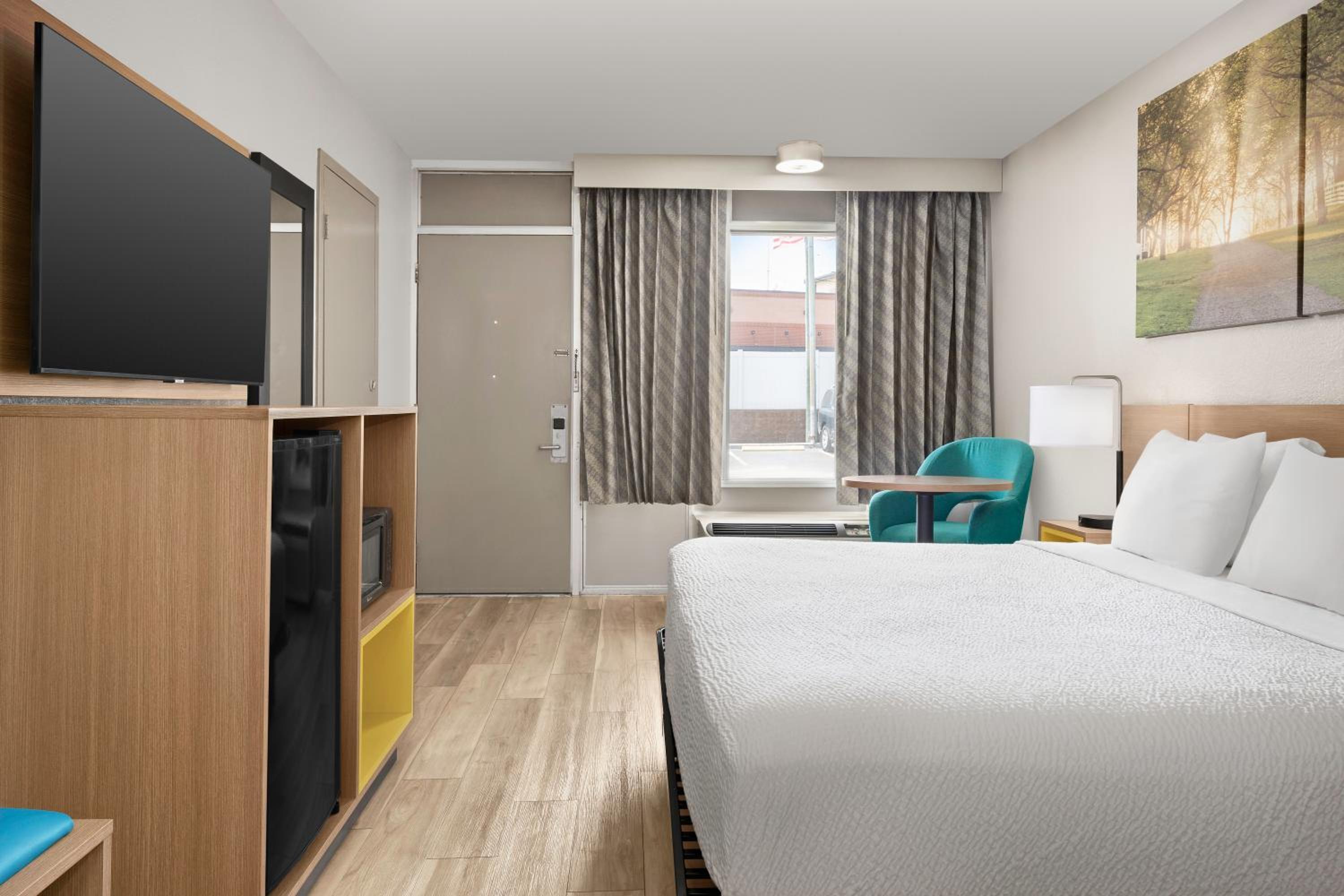 Lake City Vacations - Days Inn by Wyndham Lake City I-75 - Property Image 2