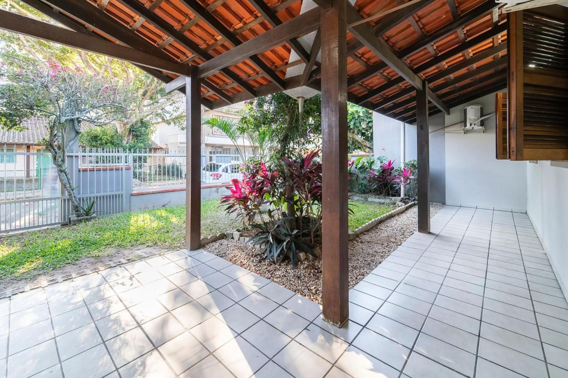 3 bedroom house for rent Bombinhas/SC