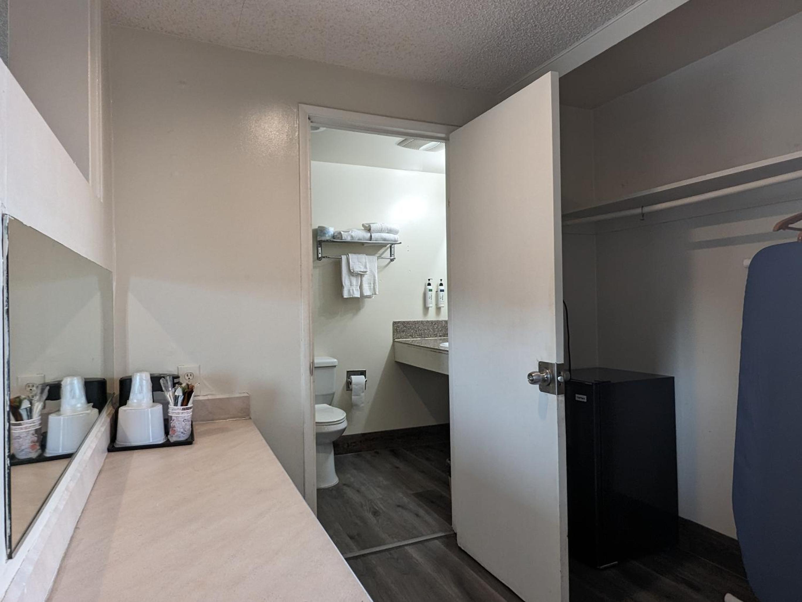 Valley Inn - Property Image 17