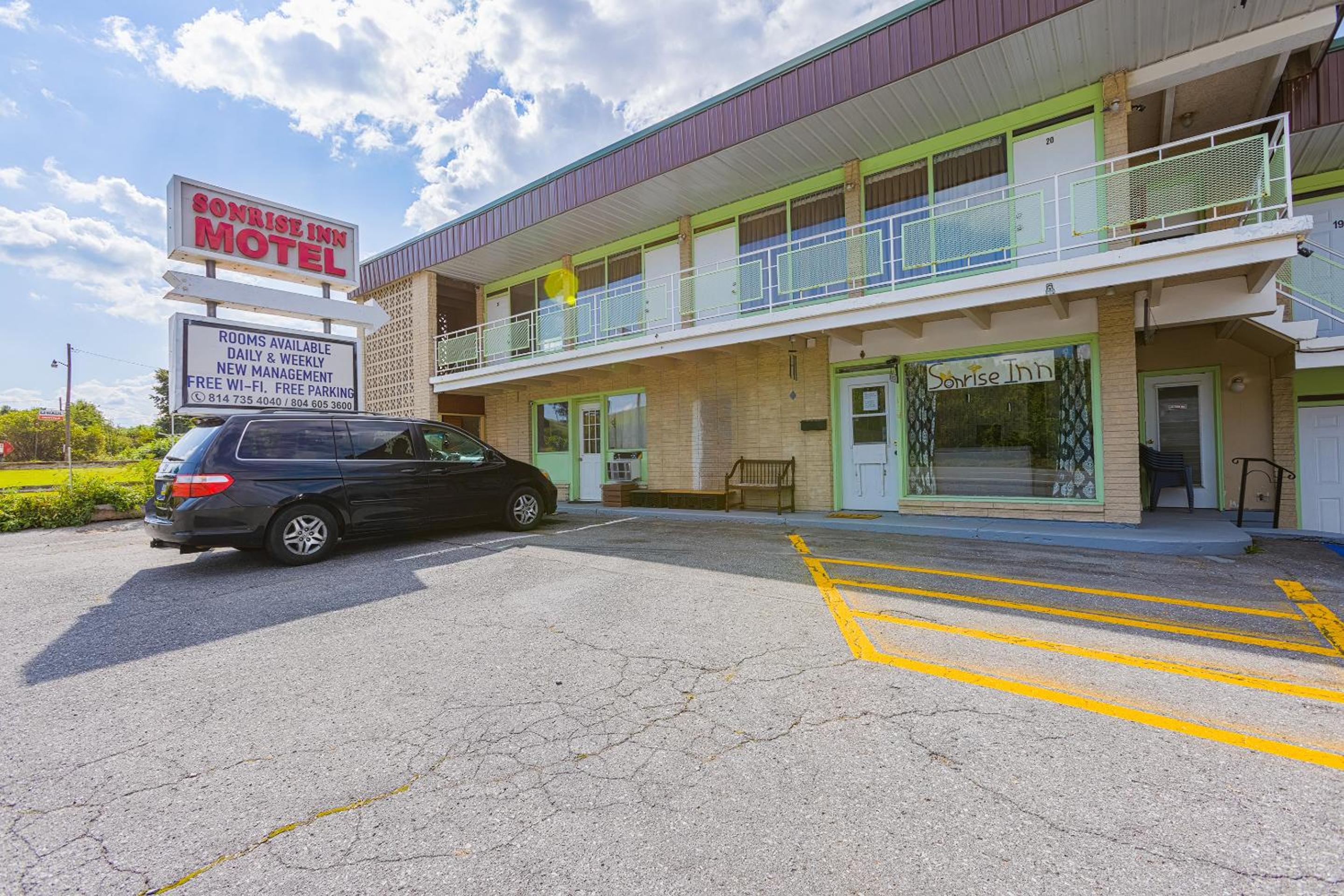 Sonrise Inn Lincoln Hwy By OYO view 2