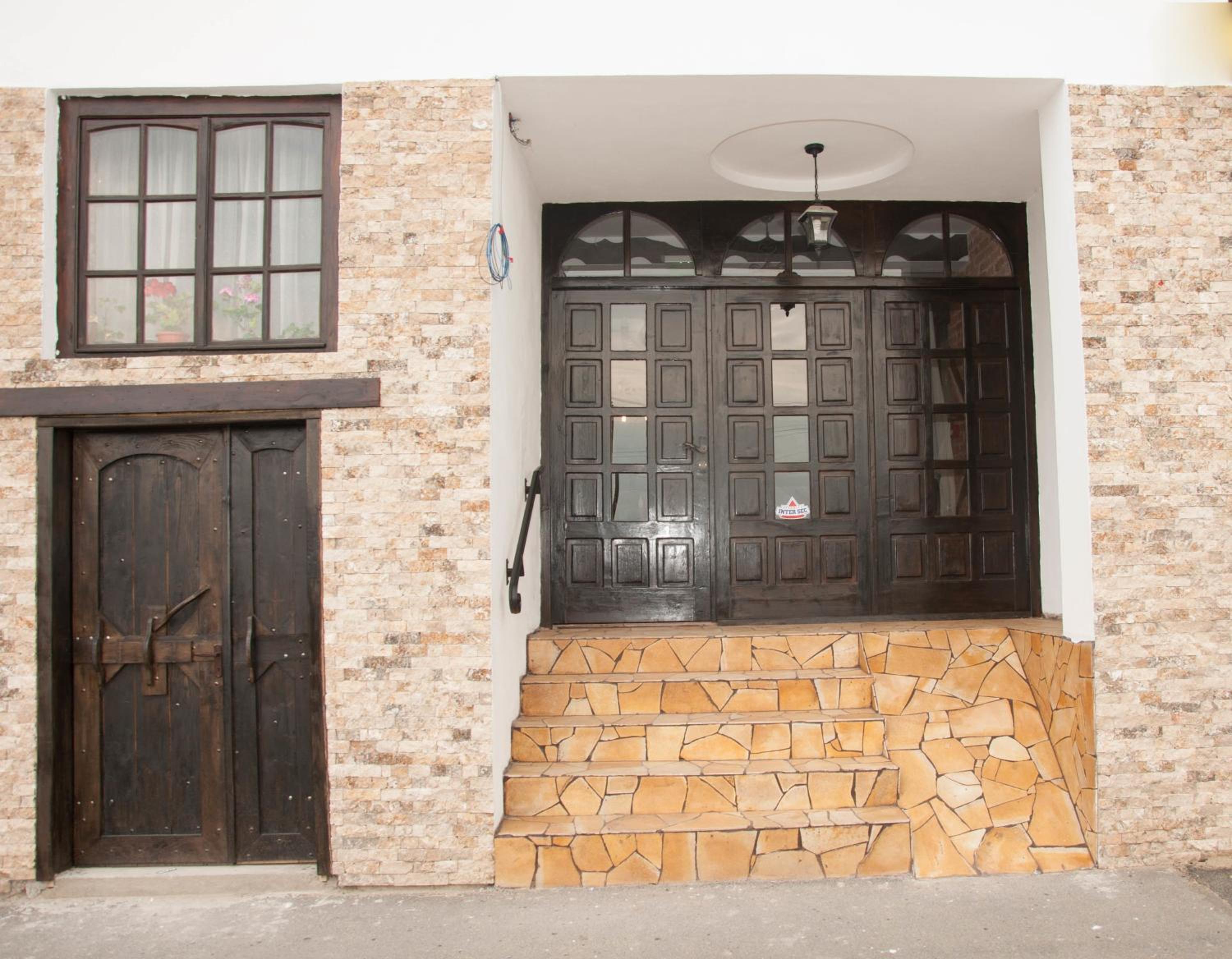 Hotel Hanul Cappsha - Image 1