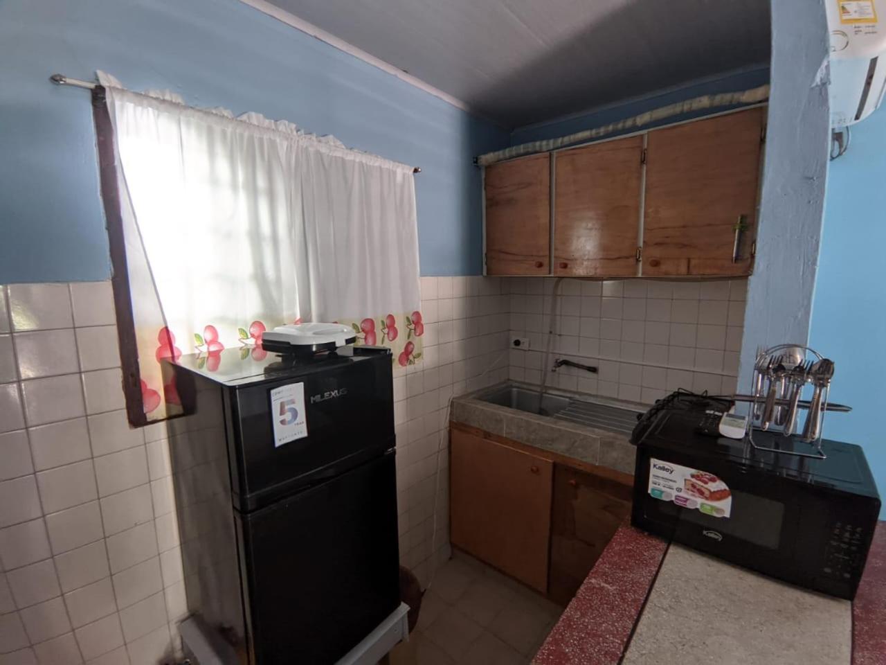 Breadfruit Lodge