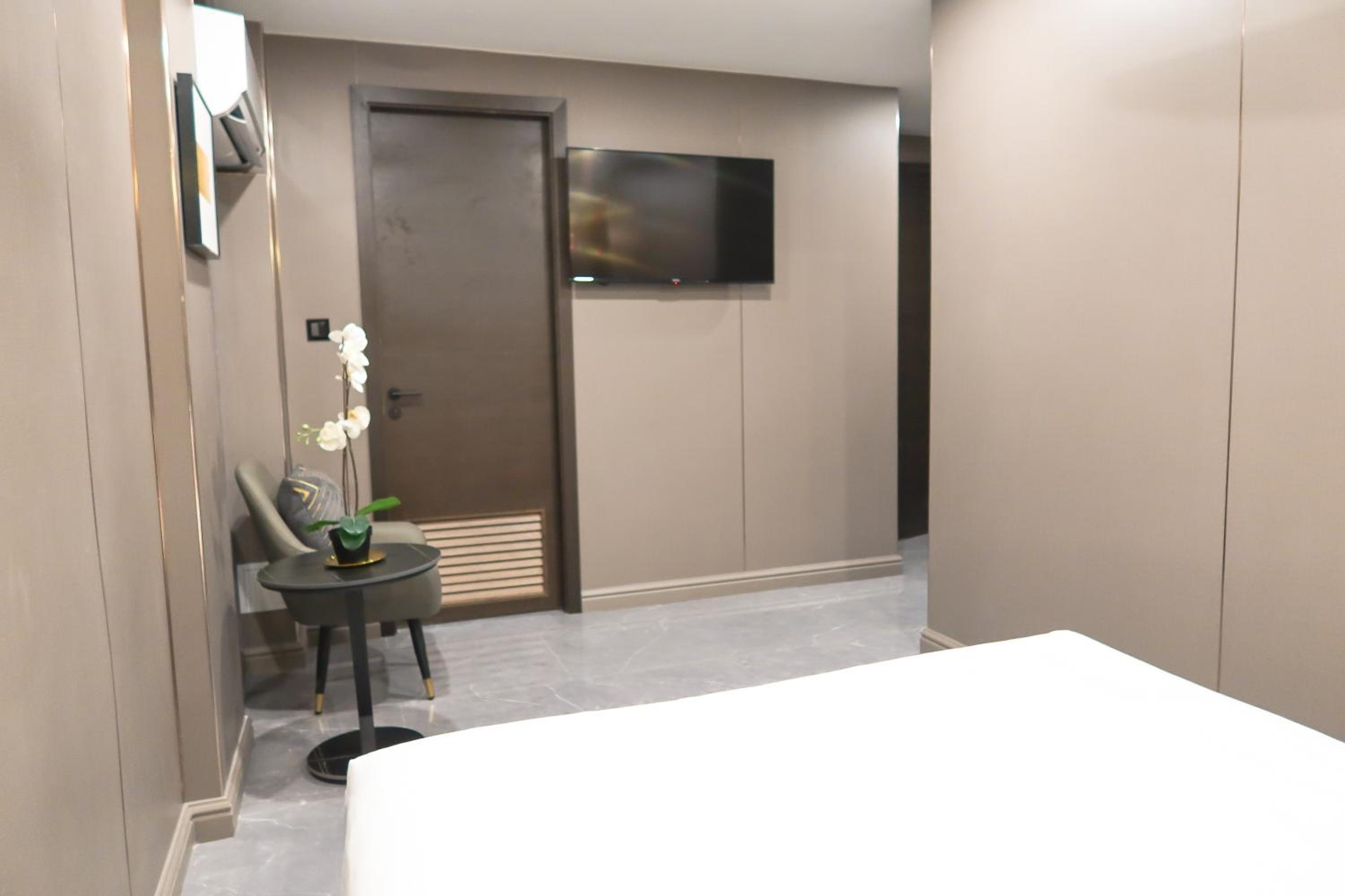 R Residences