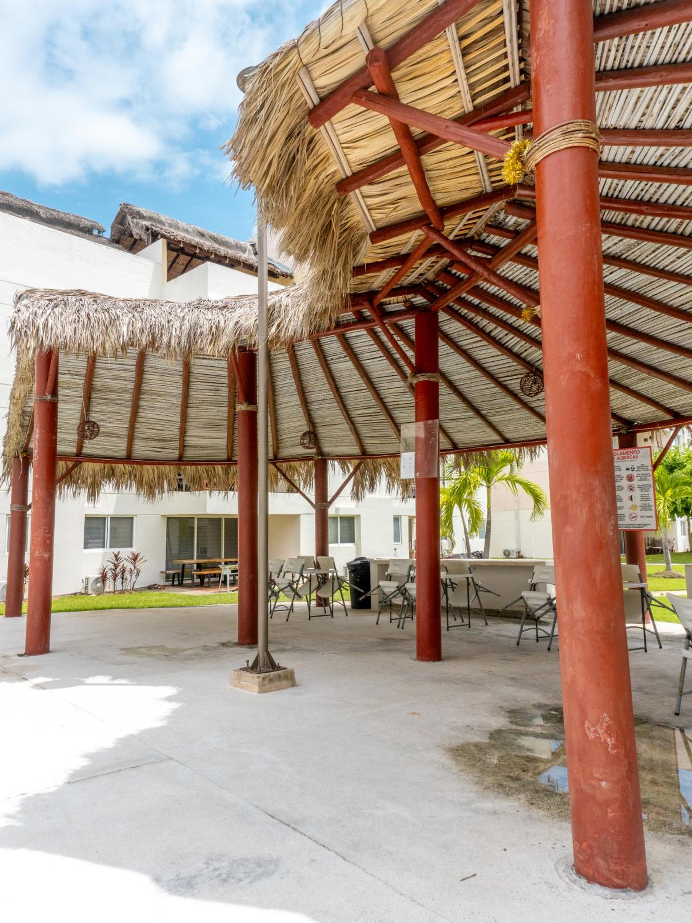 Acapulco Great location Pool Gym and Smart TV