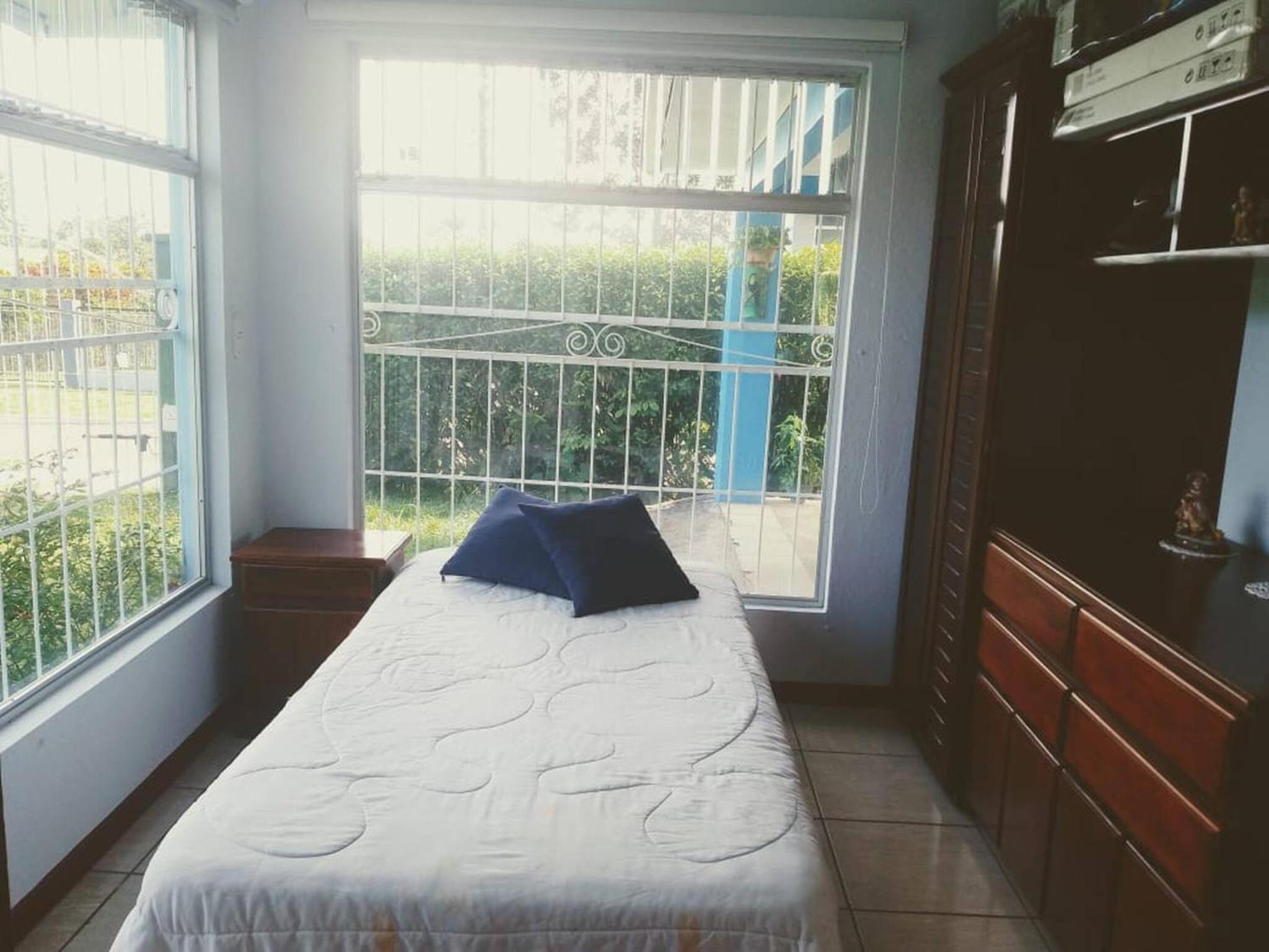 Room in House - Habitacion Y Bano Independientes