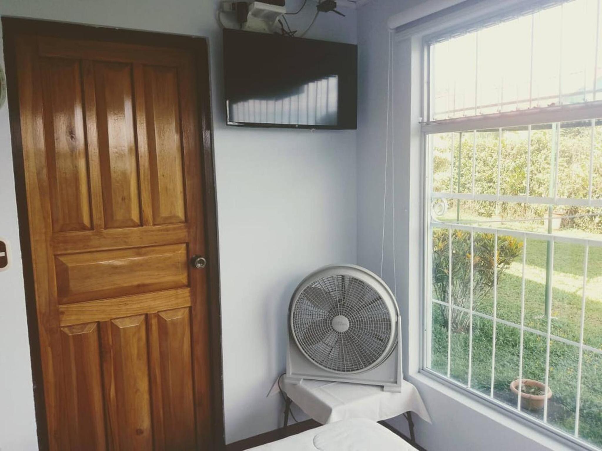 Room in House - Habitacion Y Bano Independientes