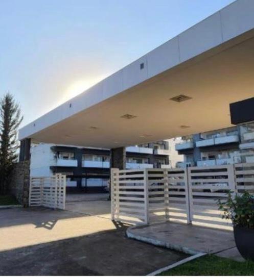 Departamento de dos dormitorios y terraza con asador