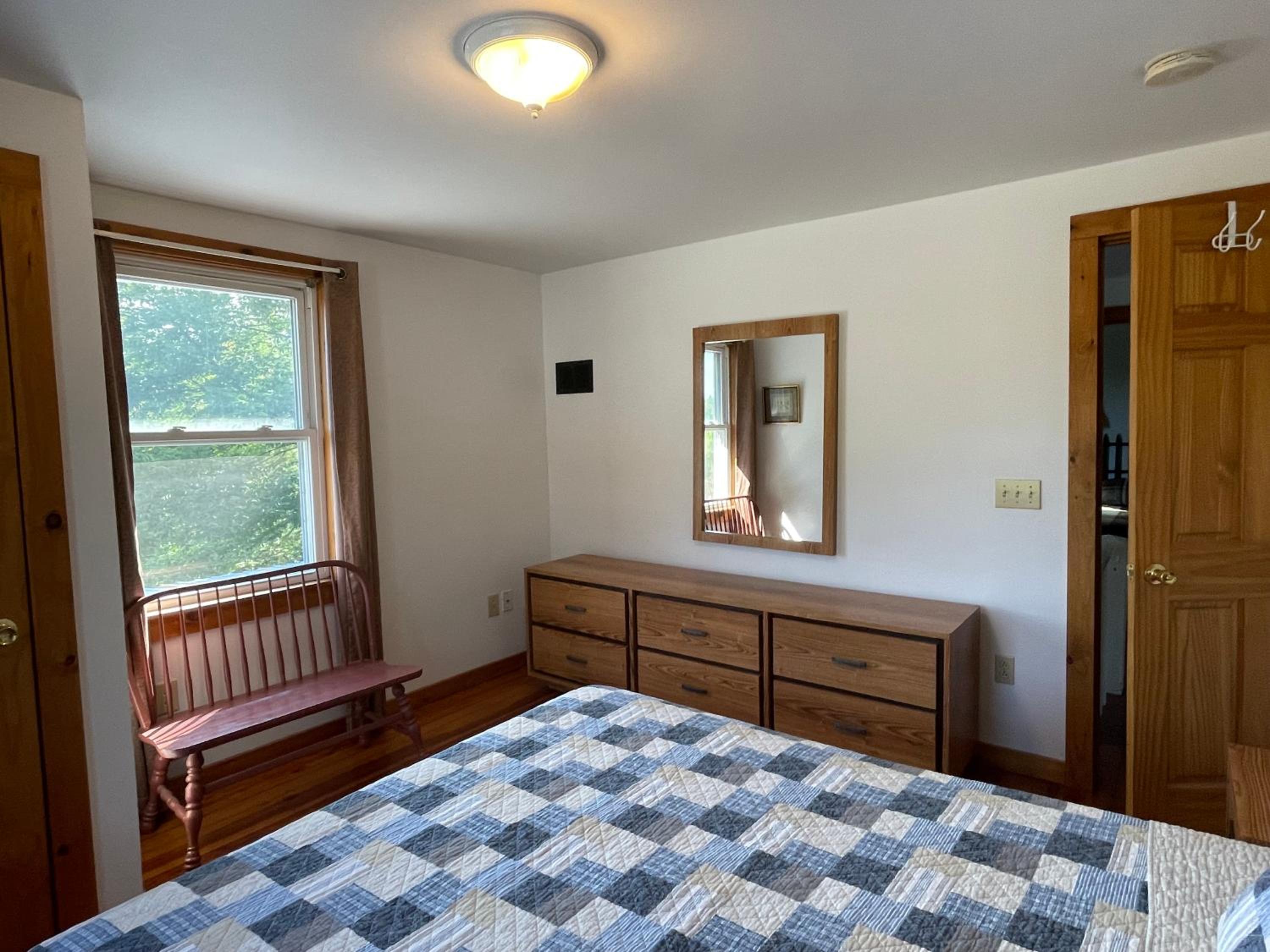 Hill View Motel and Cottages