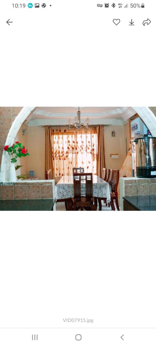 Molo Meru Home view 5