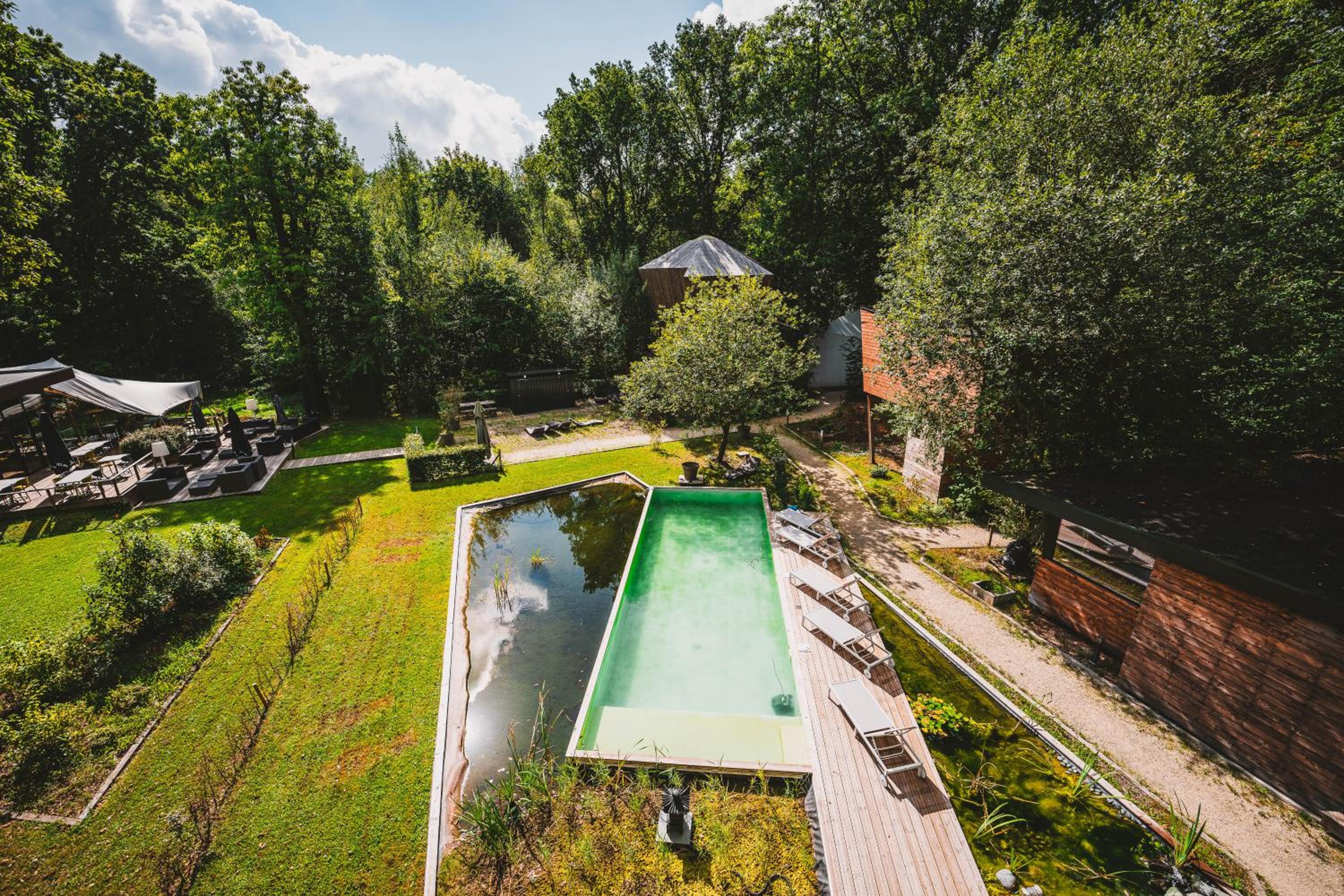 Utopia Village - Art & Nature Lodges