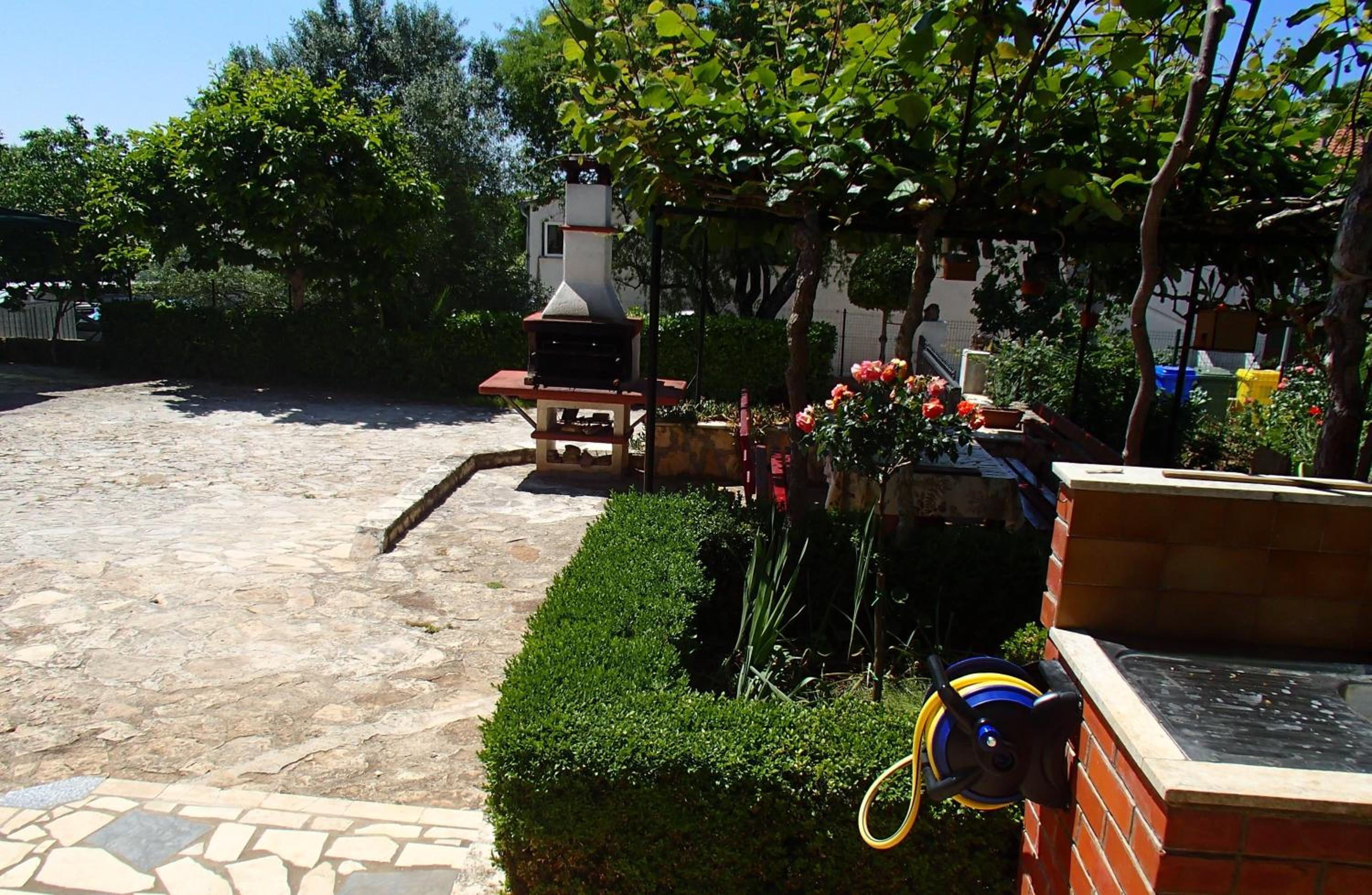 Apartment Eni