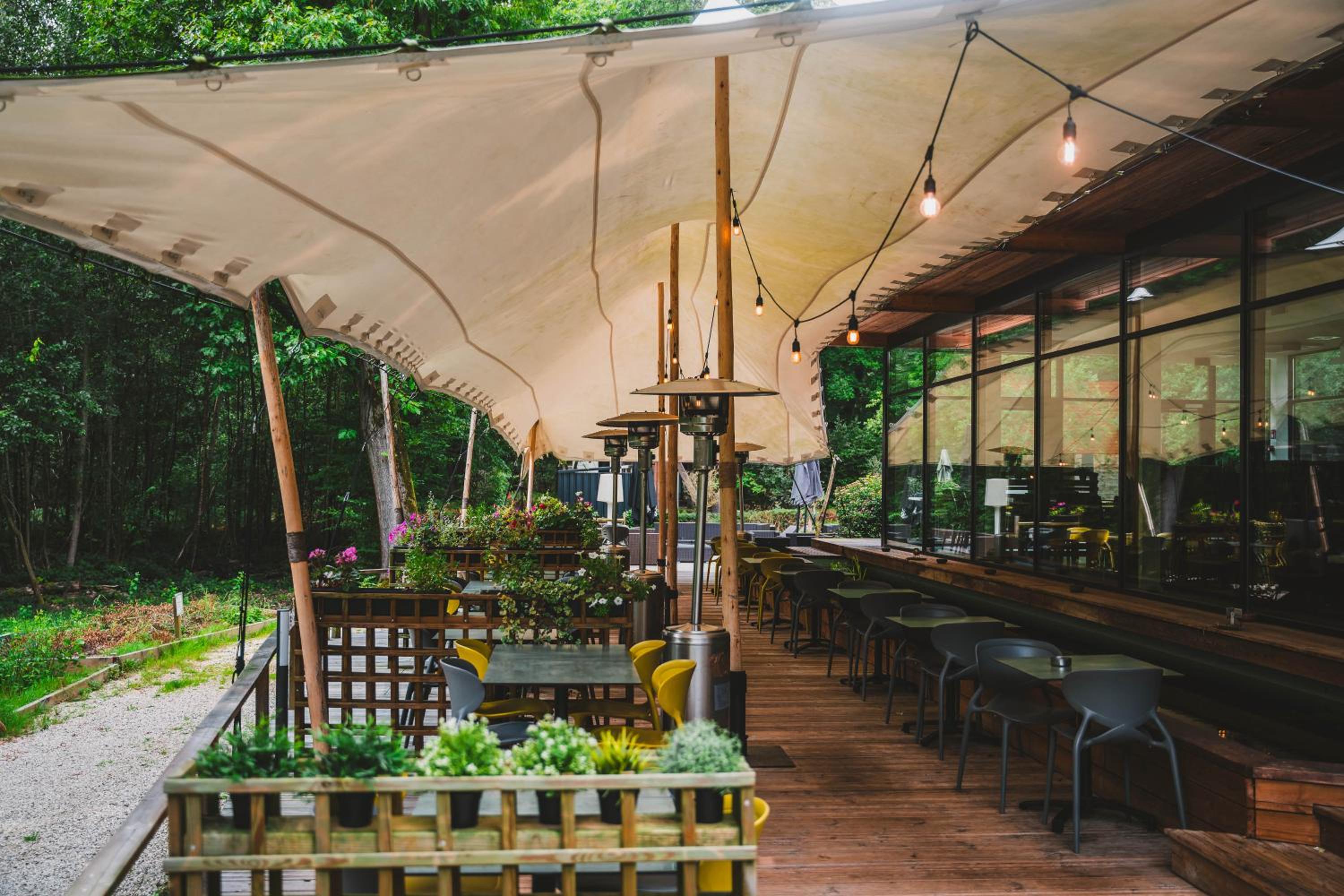 Utopia Village - Art & Nature Lodges