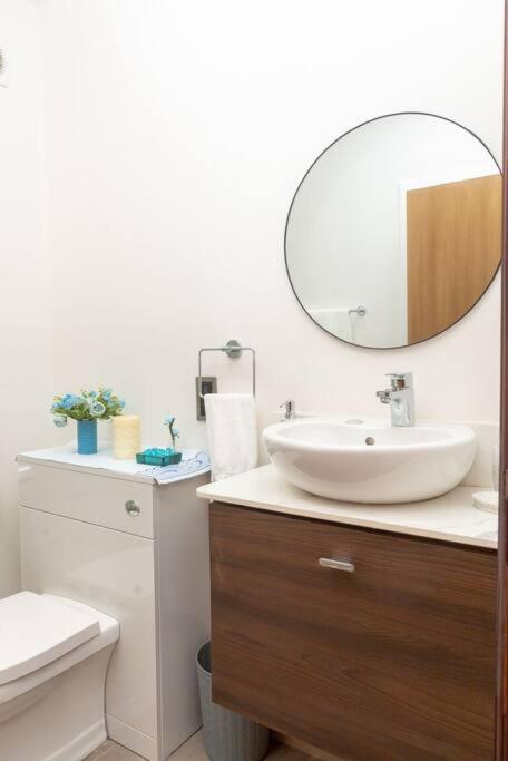 Luxury Cantonments Park 1-bedroom apartment in Accra - FiveHills homes view 4