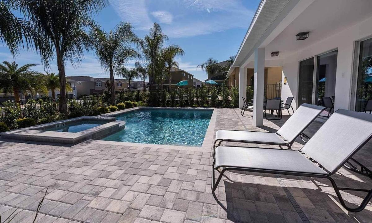 Live Your Adventure Family Villa