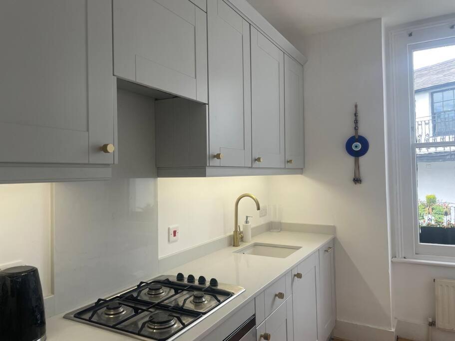 Spacious 1-bedroom apartment in Belsize Village