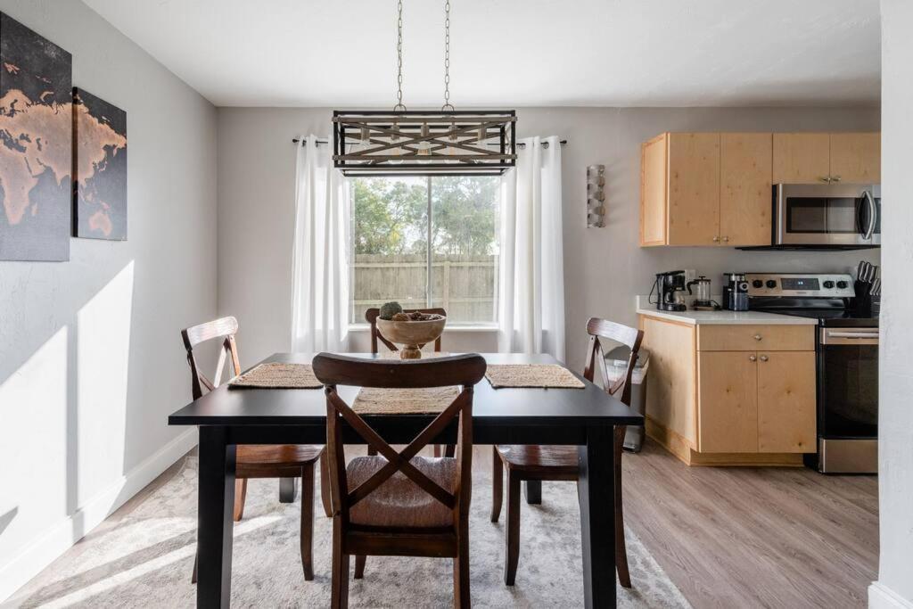Cute downtown home by Depot Park