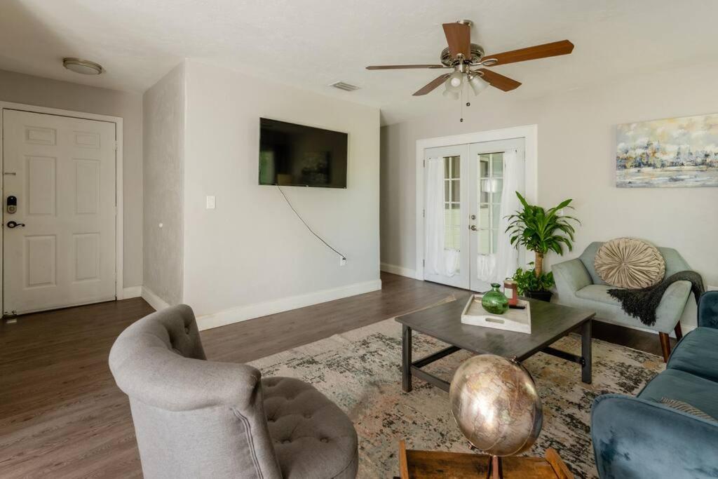 Cute downtown home by Depot Park