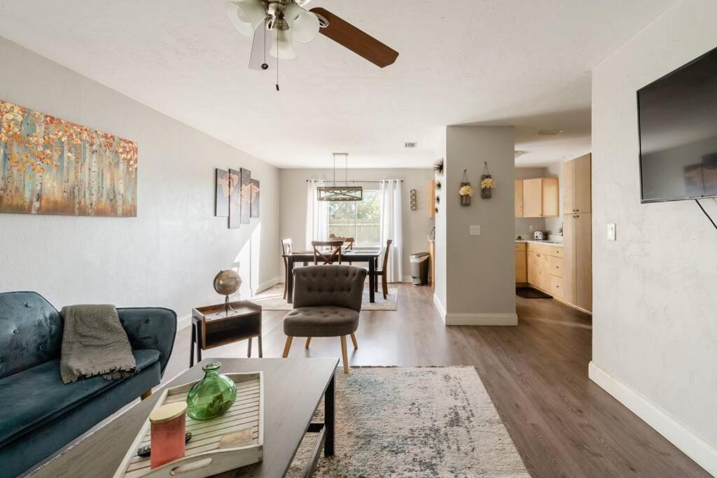 Cute downtown home by Depot Park