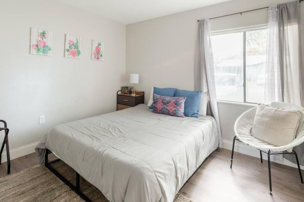 Cute downtown home by Depot Park