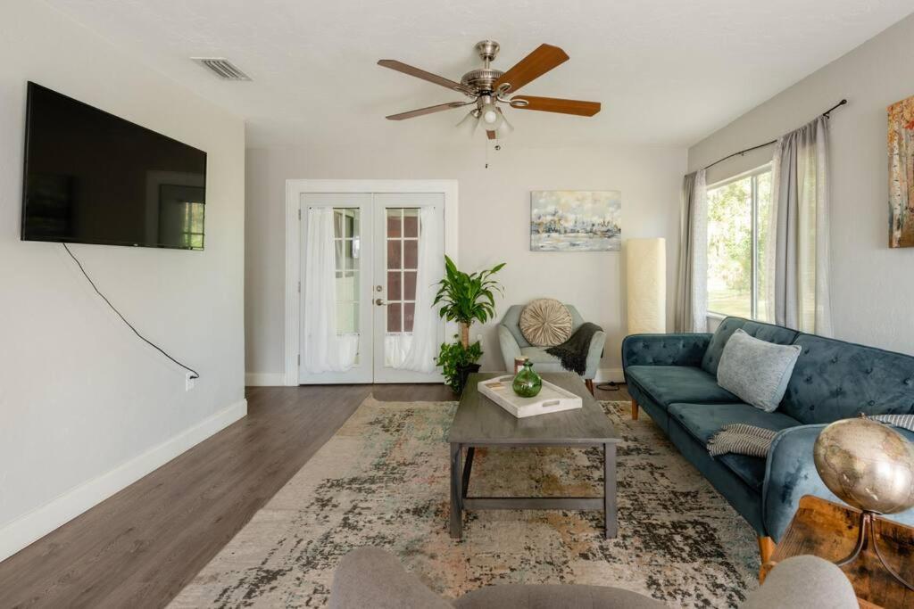 Cute downtown home by Depot Park