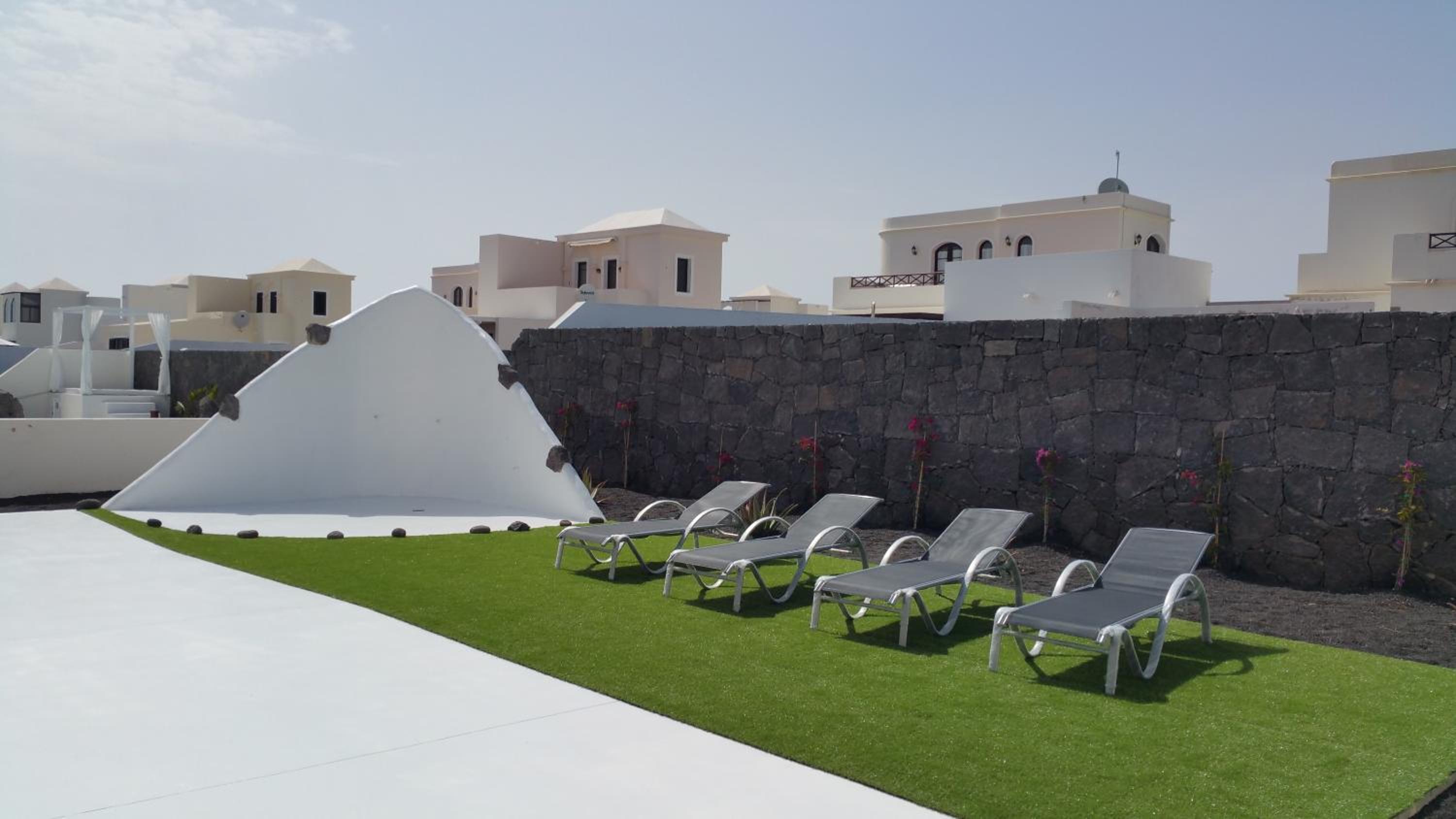 Villa Sunset Faro Deluxe & Spa Pool view 5