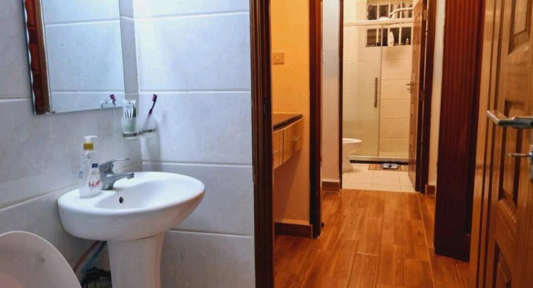 Rossyln Home close to Village Market, UN and Two Rivers Mall, photo 33