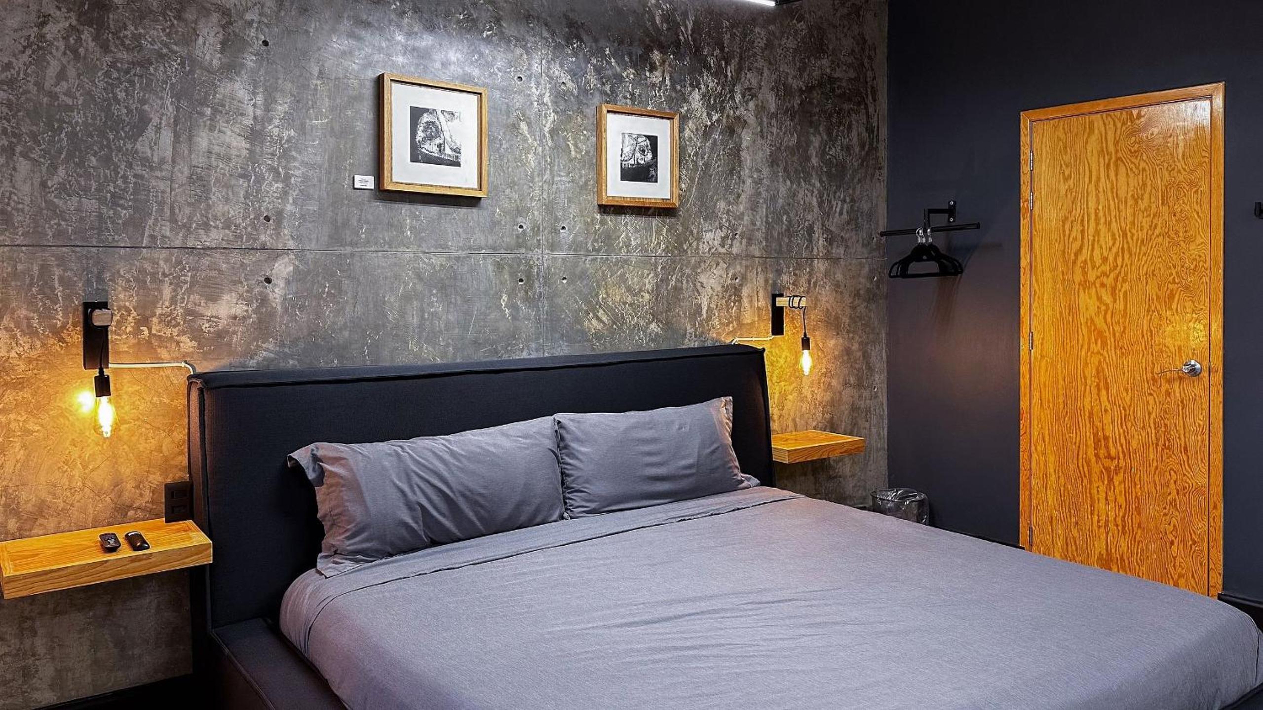 Habitaciones privadas con baño propio en una zona segura y céntrica de Guadalajara.