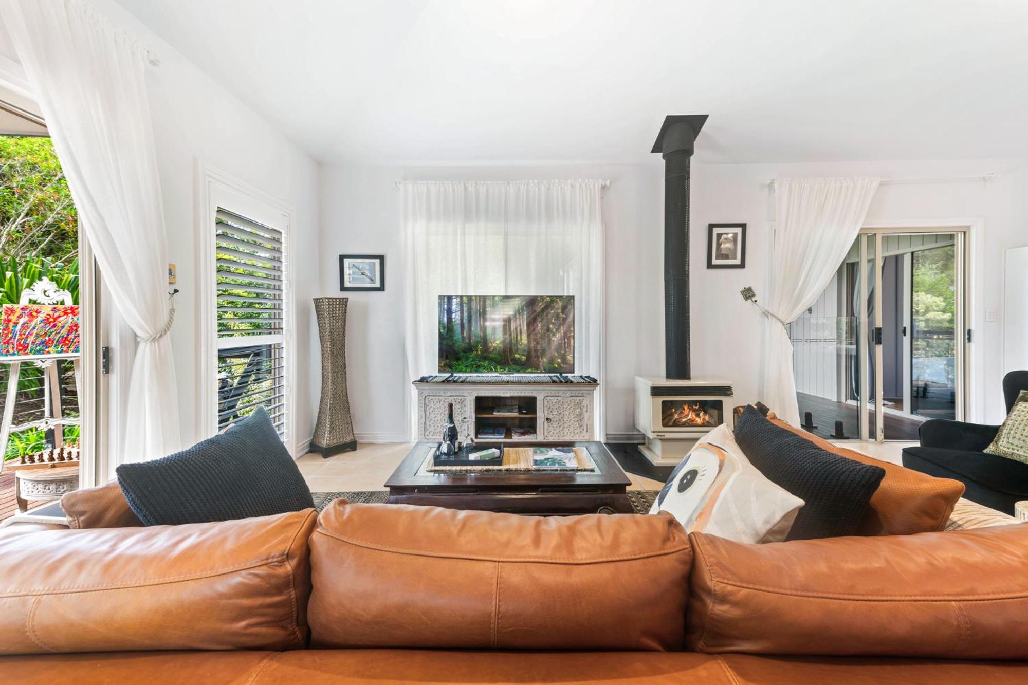 Elevata Villa Montville - Magnesium Spa & Fireplace set in a Lush Tropical Garden