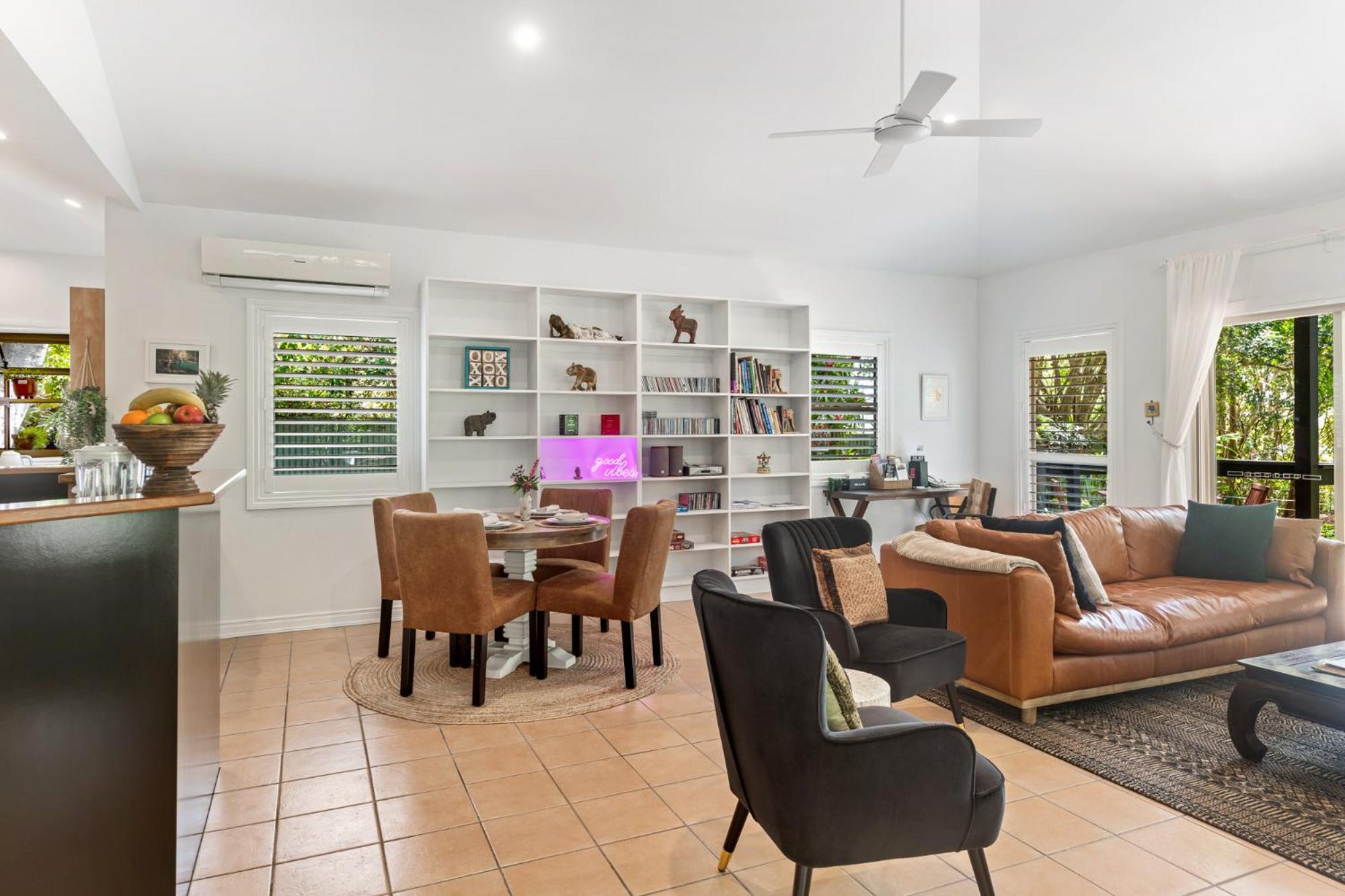 Elevata Villa Montville - Magnesium Spa & Fireplace set in a Lush Tropical Garden