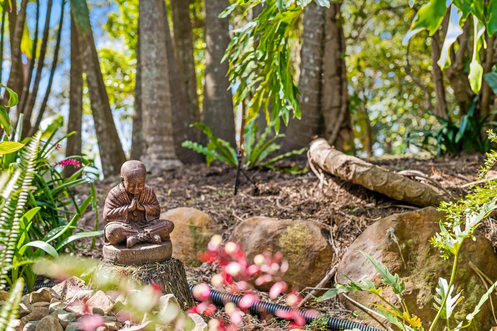 Elevata Villa Montville - Magnesium Spa & Fireplace set in a Lush Tropical Garden