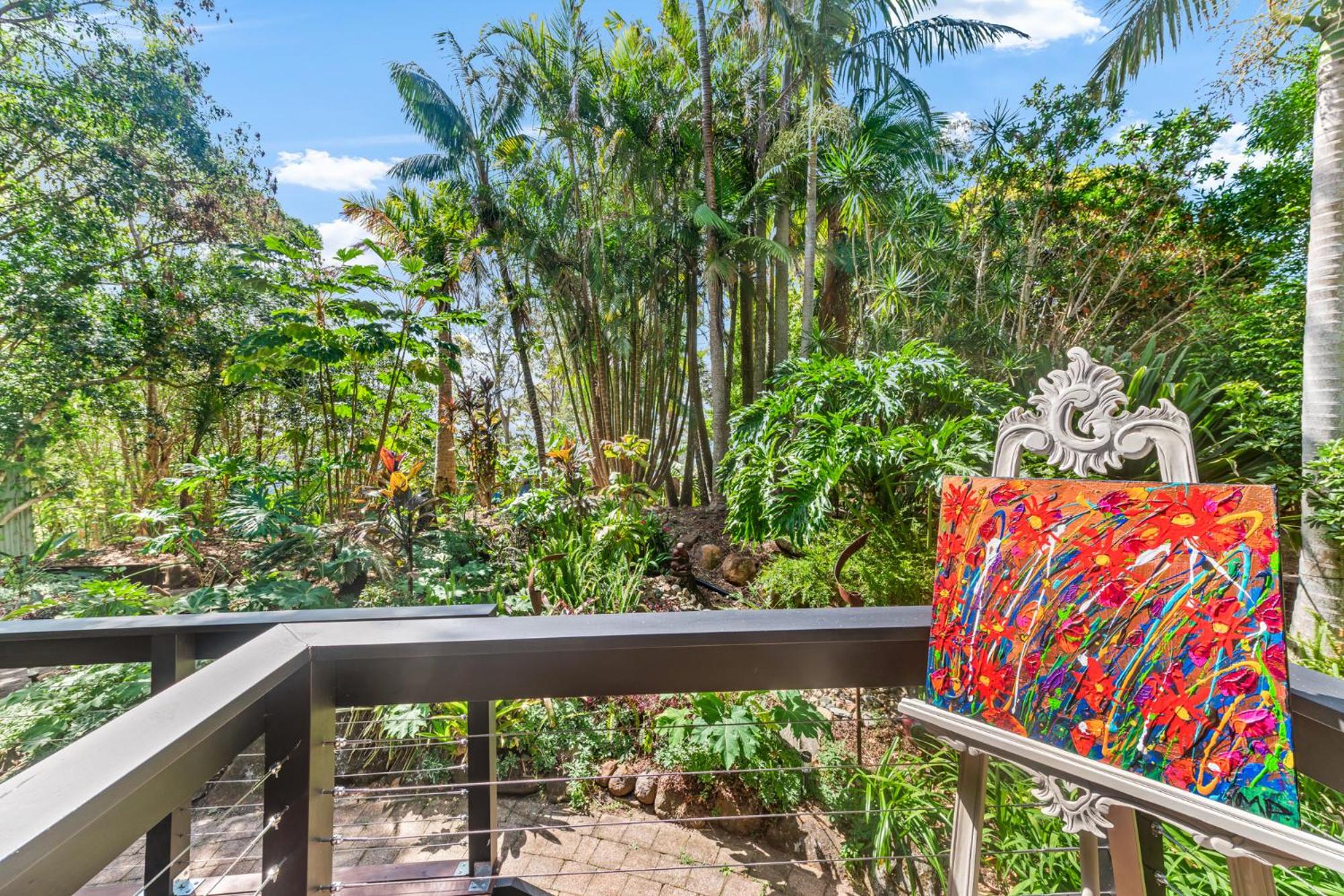 Elevata Villa Montville - Magnesium Spa & Fireplace set in a Lush Tropical Garden
