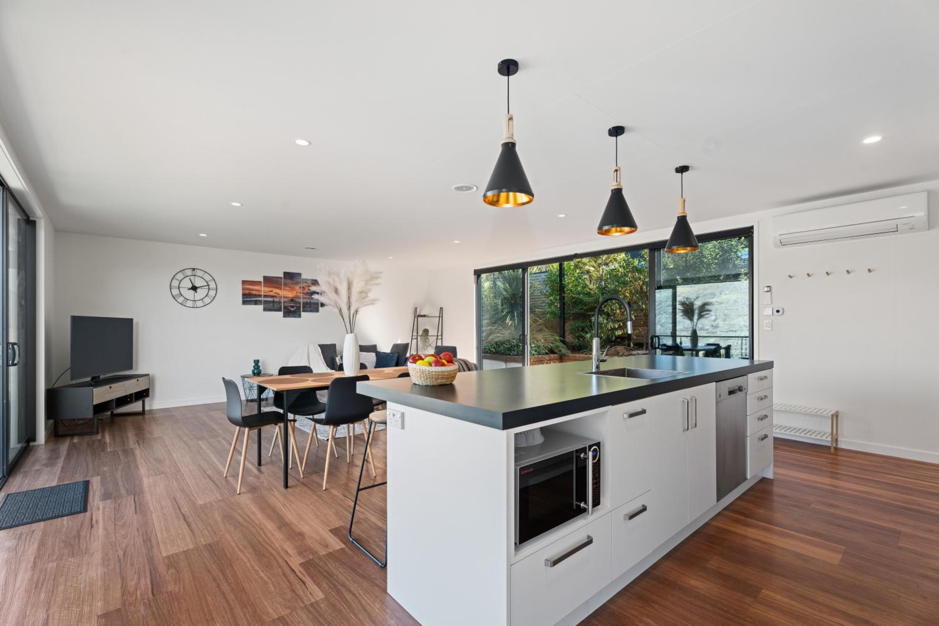 Style & Tranquillity - 4 Bedroom House