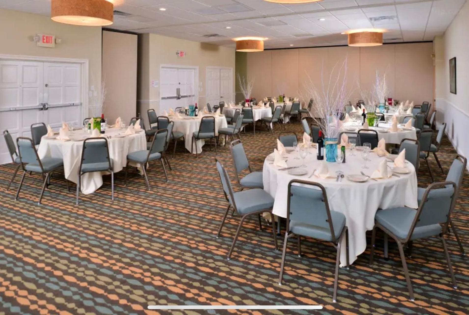 Red Roof Inn PLUS & Suites Tampa - Busch Gardens, Photo 15