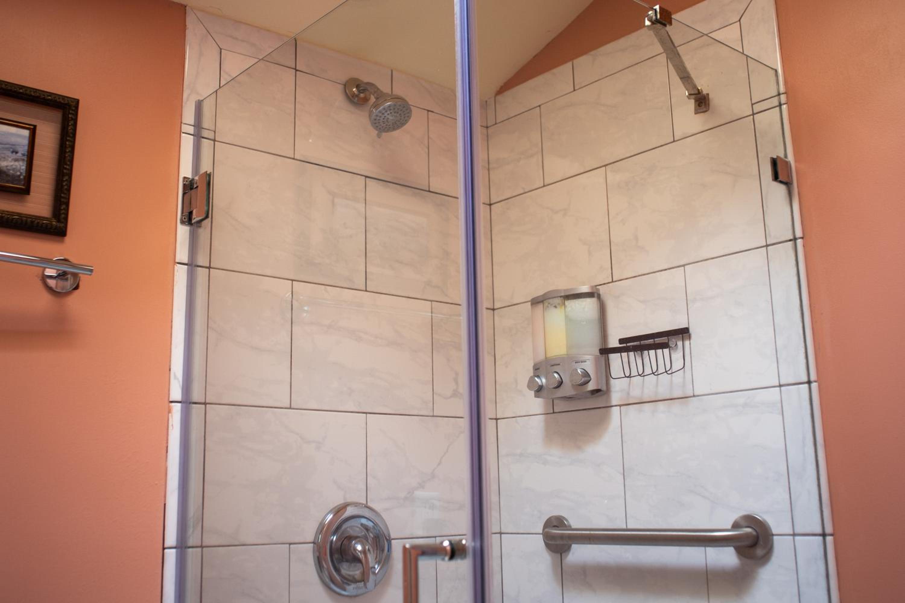 Large Luxury Studio with View in Santa Monica